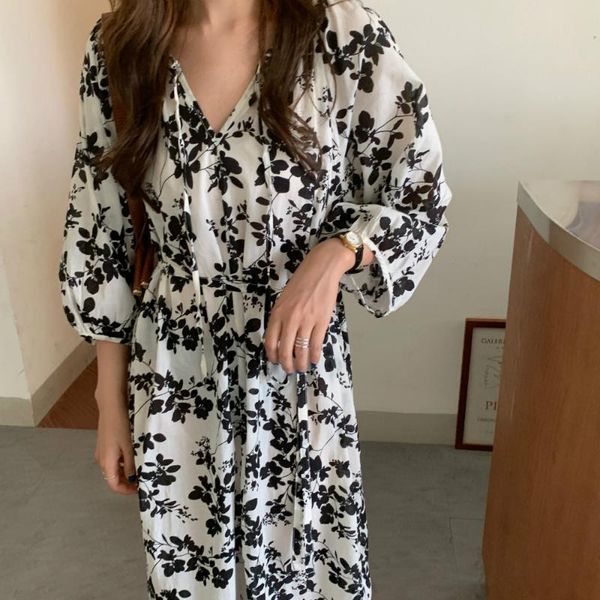 casual dresses snordic women autumn vintage black and white v neck long floral dress sashes slim cut elegant loose midi puff sleeve, Black;gray
casual dresses snordic women autumn vintage black and white v neck long floral dress sashes slim cut elegant loose midi puff sleeve, Black;gray