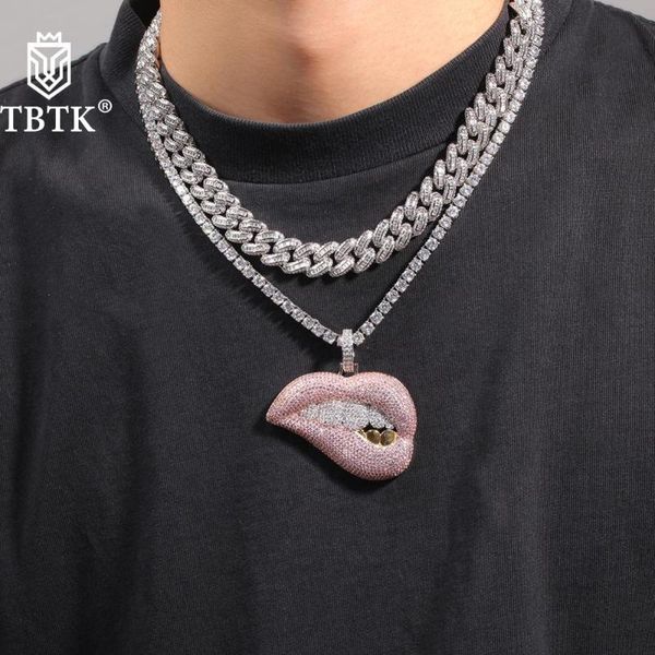 pendant necklaces tbtk iced out micro pink cubic zirconia big drip lip necklace with tennis chain men and women hiphop jewelry, Silver
pendant necklaces tbtk iced out micro pink cubic zirconia big drip lip necklace with tennis chain men and women hiphop jewelry, Silver