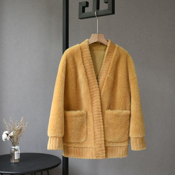 2021 new women autumn winter real sheep shearing coat natural wool jacket female genuine fur short coats elegant outerwear l881py9g, Black
2021 new women autumn winter real sheep shearing coat natural wool jacket female genuine fur short coats elegant outerwear l881py9g, Black