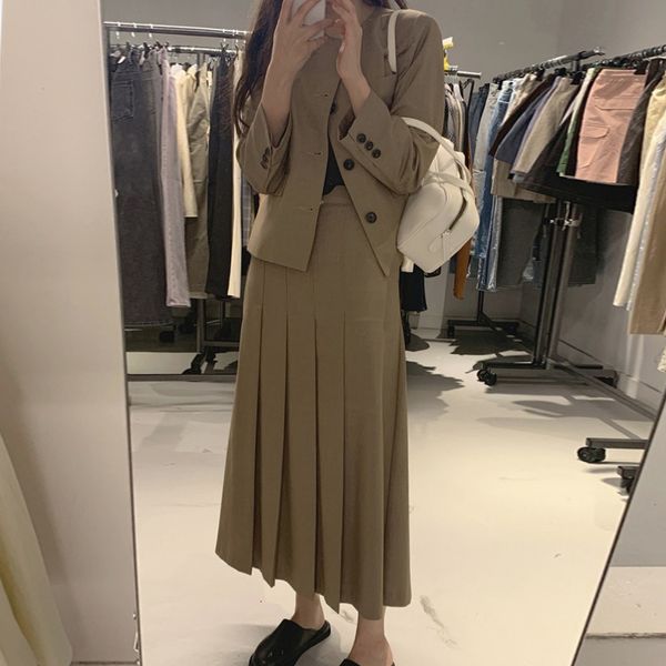 2021 new autumn winter korean casual classic two women blazer jacket coat + long pleated skirt suits female ol work 2 piece set nnrr, Black;gray
2021 new autumn winter korean casual classic two women blazer jacket coat + long pleated skirt suits female ol work 2 piece set nnrr, Black;gray