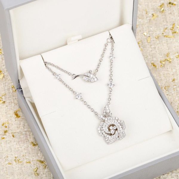 chains 2021 brand pure 925 sterling silver jewelry women rose flower diamond pendant necklace lovely design fine luxury quality
chains 2021 brand pure 925 sterling silver jewelry women rose flower diamond pendant necklace lovely design fine luxury quality