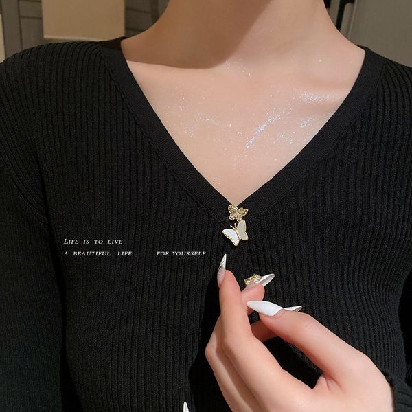 brooch small fragrance button inlaid diamond butterfly metal shirt decorative light proof removable female jewelry, Gray
brooch small fragrance button inlaid diamond butterfly metal shirt decorative light proof removable female jewelry, Gray