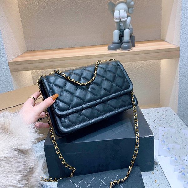 2021 style girl fashiong bags diamond lattice diamond pattern 4 colors big name chain luxury quilted outdoor sacoche designer handbags walle
2021 style girl fashiong bags diamond lattice diamond pattern 4 colors big name chain luxury quilted outdoor sacoche designer handbags walle