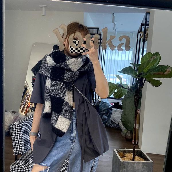 scarves 2021korean autumn and winter imitation cashmere women's plaid scarf thickened for warmth with shawl knitted color plaidscarf, Blue;gray
scarves 2021korean autumn and winter imitation cashmere women's plaid scarf thickened for warmth with shawl knitted color plaidscarf, Blue;gray
