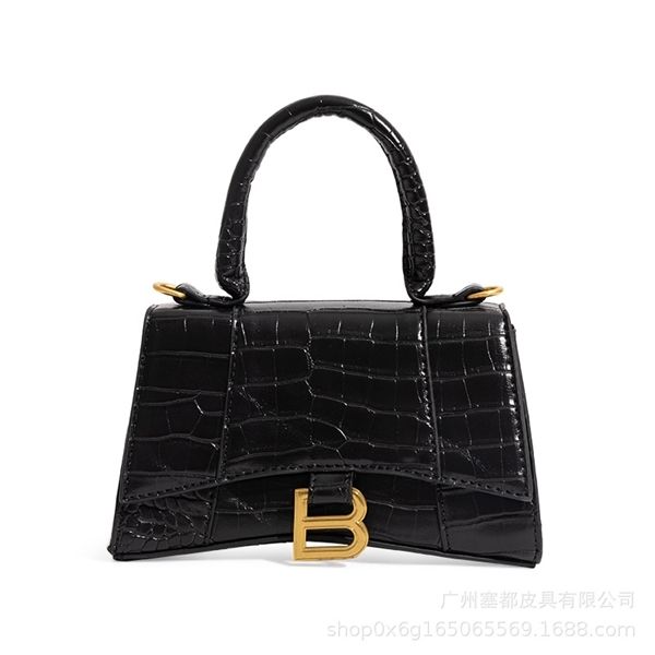 fashion versatile hand crocodile b-shaped diagonal cross new bag female purse outlet
fashion versatile hand crocodile b-shaped diagonal cross new bag female purse outlet