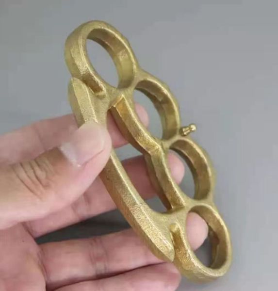 thick finger buckle four finger ring self-defense tools brokenwindow knuckle duster selfdefensesupplie 456111
thick finger buckle four finger ring self-defense tools brokenwindow knuckle duster selfdefensesupplie 456111