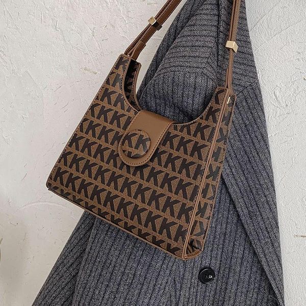 evening bags fashion retro letter printed shoulder bag handbag for woman leopard pattern satchel baguette pu leather hand purse
evening bags fashion retro letter printed shoulder bag handbag for woman leopard pattern satchel baguette pu leather hand purse