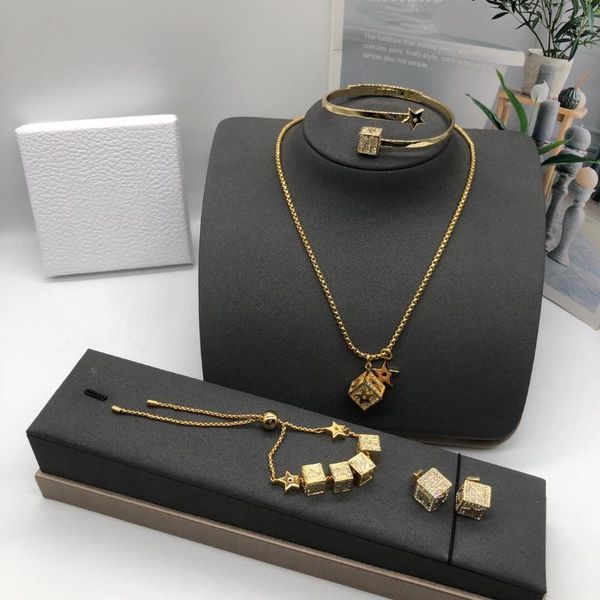 earrings & necklace fashion brand d letter gold adjust pendant chain bracelets designer europe crystal bracelet for women jewelry party holi, Silver
earrings & necklace fashion brand d letter gold adjust pendant chain bracelets designer europe crystal bracelet for women jewelry party holi, Silver