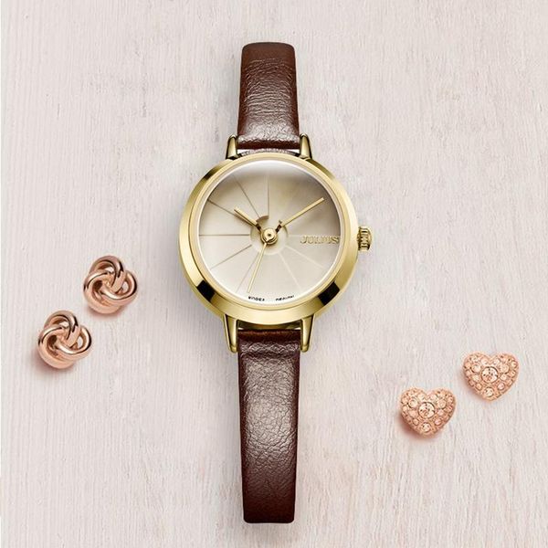 wristwatches women simple fashion bracelet watch lady casual leather strap wristwatch female quartz clock girl gold time teenager hour gifts, Slivery;brown
wristwatches women simple fashion bracelet watch lady casual leather strap wristwatch female quartz clock girl gold time teenager hour gifts, Slivery;brown