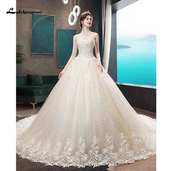 2021 new strapless/sleeveless illusion detail with beading ball gown wedding es court train tulle country glamorous appliques xryt, White
2021 new strapless/sleeveless illusion detail with beading ball gown wedding es court train tulle country glamorous appliques xryt, White