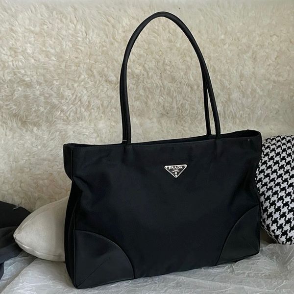2021 women handbags armpit middle ancient versatile fashion handbag women's leather nylon one shoulder messenger bag zmm
2021 women handbags armpit middle ancient versatile fashion handbag women's leather nylon one shoulder messenger bag zmm