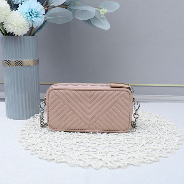 pink rectangular women's shoulder bag luxury designer twill sewing mini purse zipper and buckle design wallet with metal chain layers o
pink rectangular women's shoulder bag luxury designer twill sewing mini purse zipper and buckle design wallet with metal chain layers o