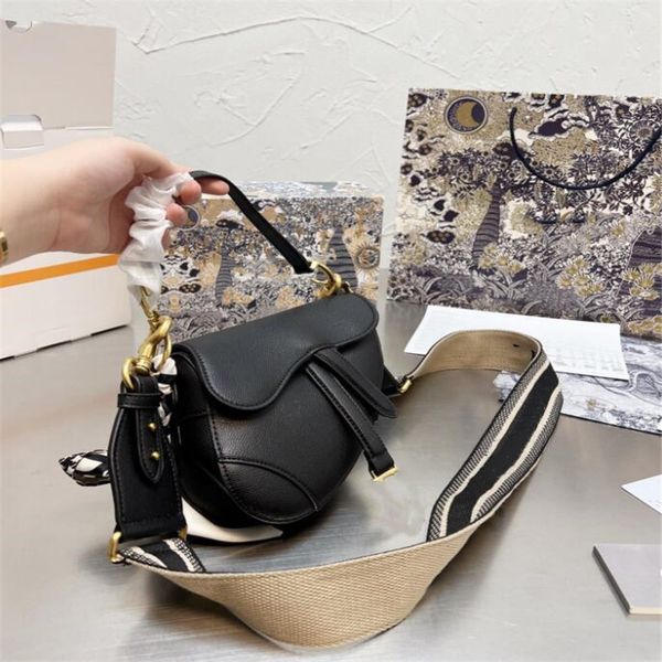 lady saddle bag 2021 ss shoulder bags shopping handbags all match luxurys designers women fashion handbag classic
lady saddle bag 2021 ss shoulder bags shopping handbags all match luxurys designers women fashion handbag classic