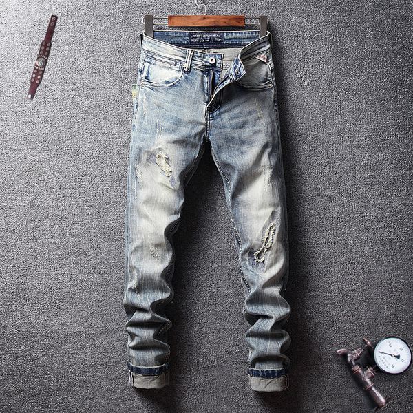 2021 new italian fashion retro light blue slim men elastic denim pants streetwear designer homme s0n5
2021 new italian fashion retro light blue slim men elastic denim pants streetwear designer homme s0n5