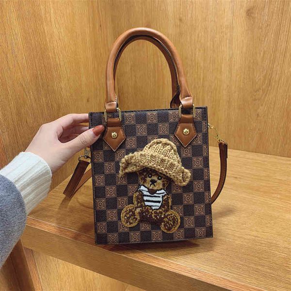 2022 factory wholesale personalized women's fashion trend texture niche single shoulder messenger handbag
2022 factory wholesale personalized women's fashion trend texture niche single shoulder messenger handbag
