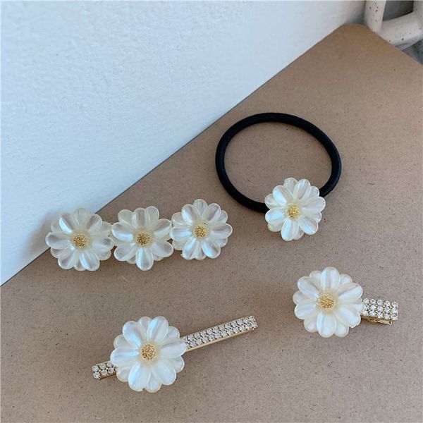 hbp fashion south korea east gate with fairy daisy flower ball head girl side duckbill clip, Silver
hbp fashion south korea east gate with fairy daisy flower ball head girl side duckbill clip, Silver