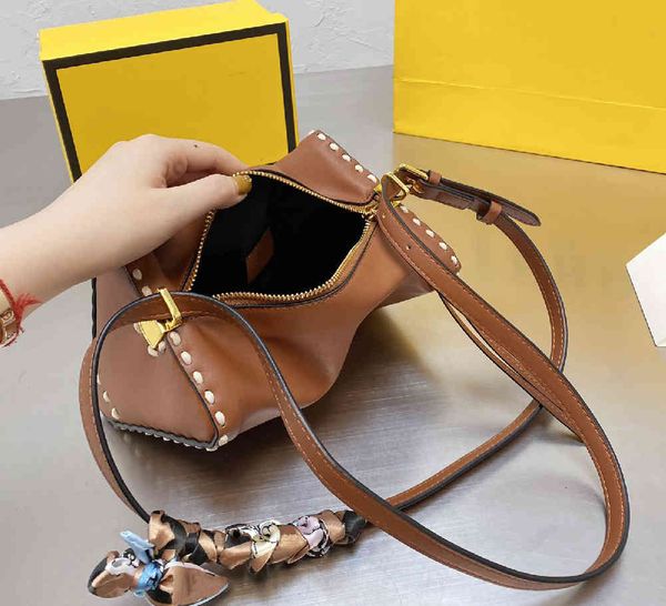 branded crossbody handbag designer tote bag mini luxurys bags 21fw women's single shoulder underarm fashion with silk scarf style trian
branded crossbody handbag designer tote bag mini luxurys bags 21fw women's single shoulder underarm fashion with silk scarf style trian