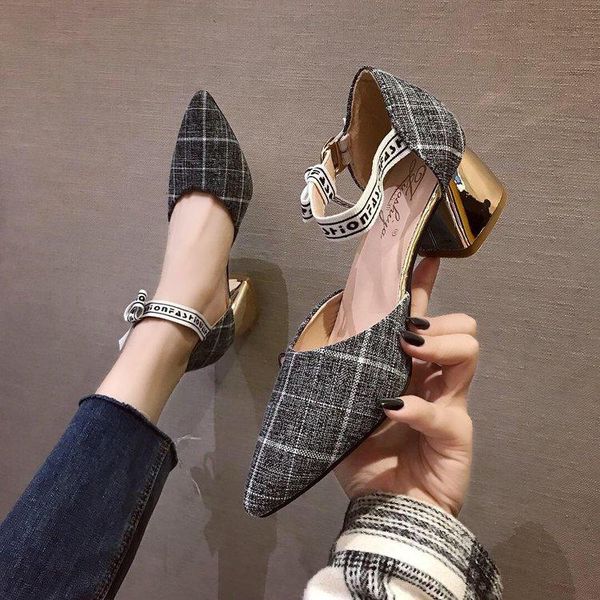 dress shoes 2021 small fresh shallow mouth pointed thick with a word buckle high heels black and white single women
dress shoes 2021 small fresh shallow mouth pointed thick with a word buckle high heels black and white single women