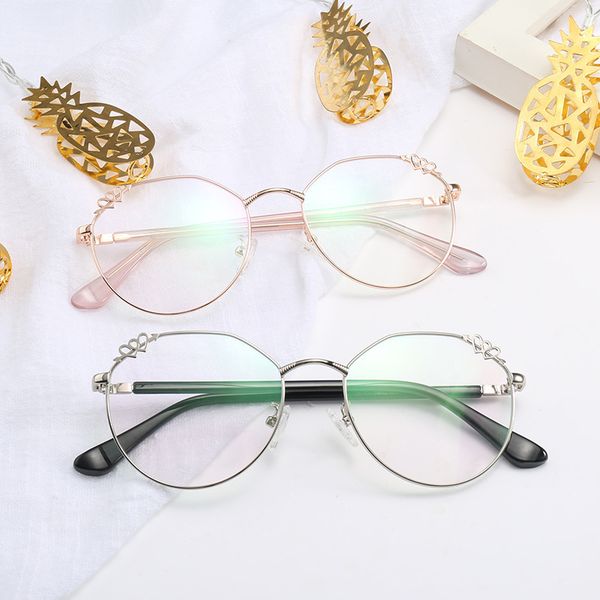 18022 new trend large frame flat lens versatile white screen glasses can be equipped with myopia frame for men and women, White;black
18022 new trend large frame flat lens versatile white screen glasses can be equipped with myopia frame for men and women, White;black