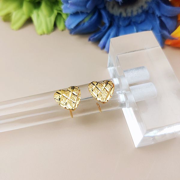 brand new ear studs earrings matte heart stripe cute sweet specially all-match romantic casual personality vogue gold shiny gentle dance fre, Golden;silver
brand new ear studs earrings matte heart stripe cute sweet specially all-match romantic casual personality vogue gold shiny gentle dance fre, Golden;silver