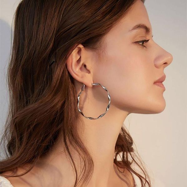 hoop & huggie 1 pair gold color earrings for women 2021 korean fashion simple piercing prom party trend jewelry gift, Golden;silver
hoop & huggie 1 pair gold color earrings for women 2021 korean fashion simple piercing prom party trend jewelry gift, Golden;silver