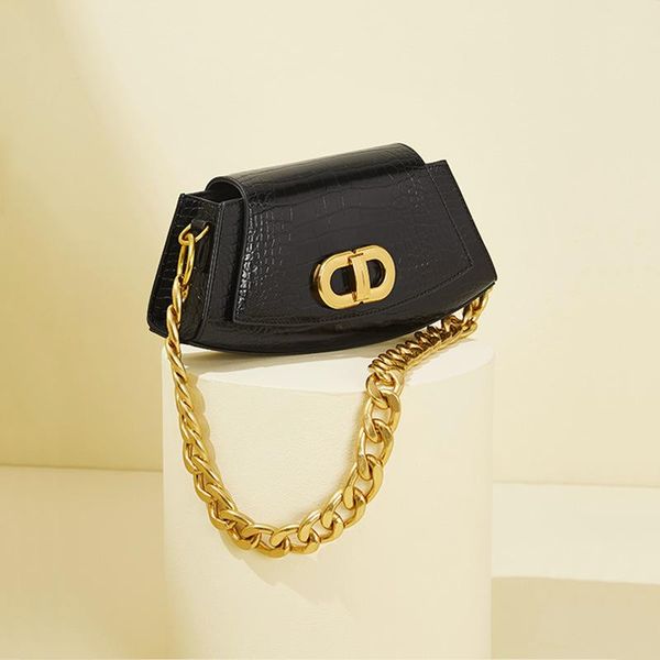 evening bags underarm small bag female 2021 chain texture versatile portable handbag fashion temperament commuter baguette
evening bags underarm small bag female 2021 chain texture versatile portable handbag fashion temperament commuter baguette