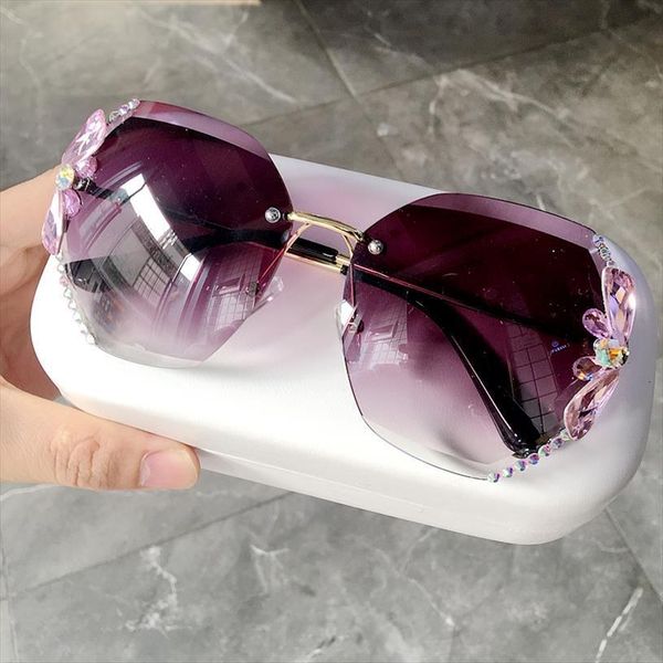rimless sunglasses rectangle fashion vintage women men shades rhienstone sun glasses for female summer traveling brown oculos, White;black
rimless sunglasses rectangle fashion vintage women men shades rhienstone sun glasses for female summer traveling brown oculos, White;black