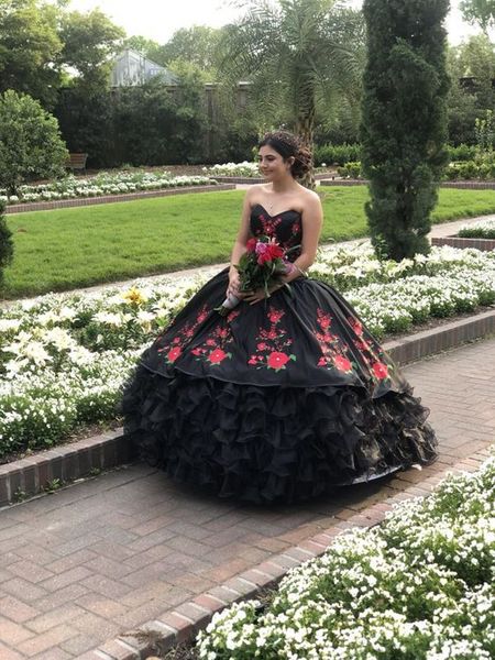 2022 black and 3d red floral flowers quinceanera dresses ball gown sweetheart country corset satin ruffles mexican vestido de 15 anos prom e, Blue;red
2022 black and 3d red floral flowers quinceanera dresses ball gown sweetheart country corset satin ruffles mexican vestido de 15 anos prom e, Blue;red