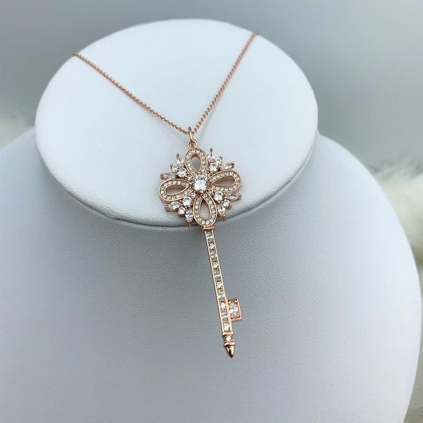 tiffon925 sterling silver classic simple inlaid zircon four-leaf flower key necklace, luxury jewelry gift for ladies
tiffon925 sterling silver classic simple inlaid zircon four-leaf flower key necklace, luxury jewelry gift for ladies