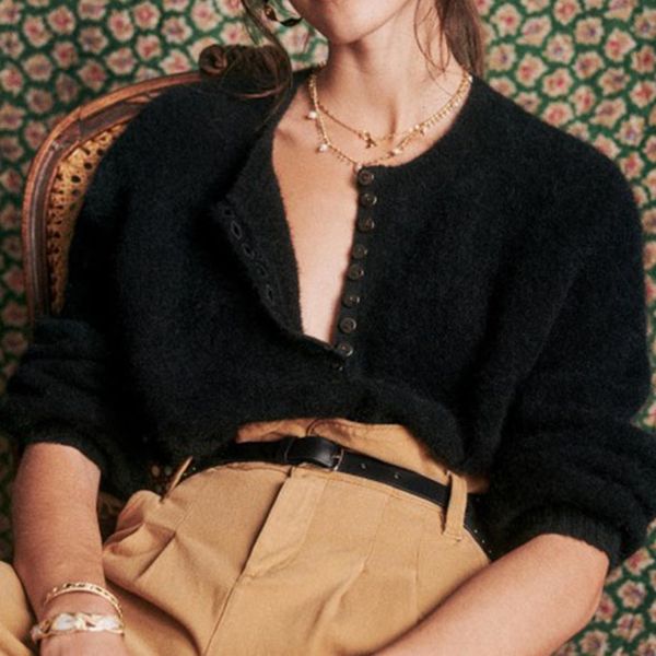 2021 new wool winter sweater women elegant o neck long ralgan sleeve buttons chic office lady warm autumn jumper 3gc7, White;black
2021 new wool winter sweater women elegant o neck long ralgan sleeve buttons chic office lady warm autumn jumper 3gc7, White;black