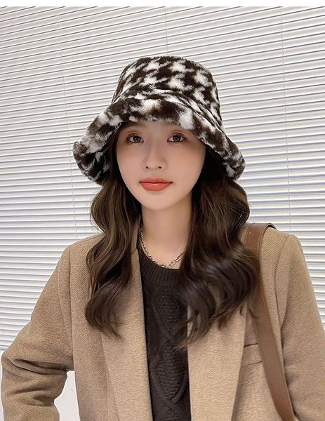 wide brim hats 2021 winter faux fur bucket hat for women girls fashion houndstooth soft thick plush outdoor warm fishing caps, Blue;gray
wide brim hats 2021 winter faux fur bucket hat for women girls fashion houndstooth soft thick plush outdoor warm fishing caps, Blue;gray