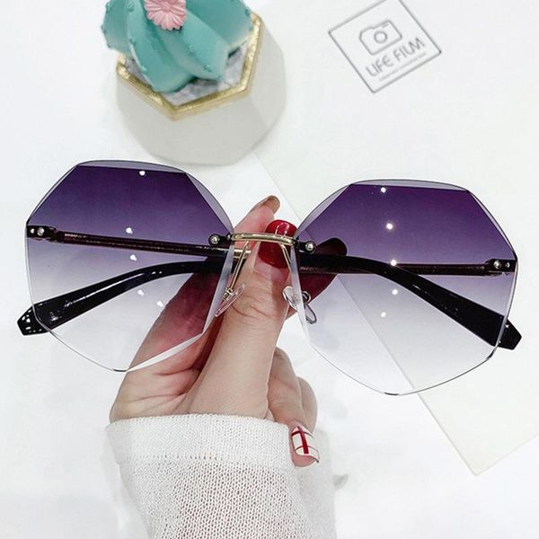 sunglasses rimless metal women brand designer sun glasses gradient shades cutting lens ladies driver goggles uv400, White;black
sunglasses rimless metal women brand designer sun glasses gradient shades cutting lens ladies driver goggles uv400, White;black