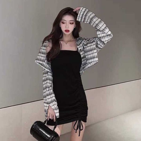 small dress with suspender shows thin waist and buttocks, skirt tight design, Black;gray
small dress with suspender shows thin waist and buttocks, skirt tight design, Black;gray