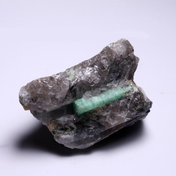natural stones and minerals emerald specimens form malipo wenshan yunnan china a1-1
natural stones and minerals emerald specimens form malipo wenshan yunnan china a1-1