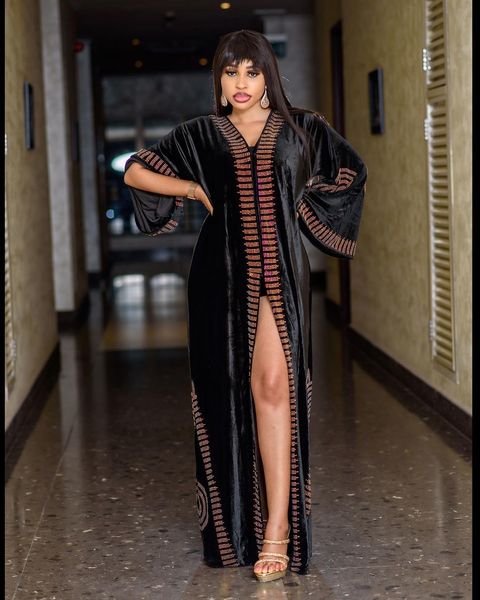 casual dresses african mom fashion quality velvet fabric luxury diamond decoration elegant for women night bi8d, Black;gray
casual dresses african mom fashion quality velvet fabric luxury diamond decoration elegant for women night bi8d, Black;gray