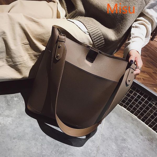 cross body fashion wide strap women shoulder bags designer handbags luxury leather crossbody bag large capacity totes big composite purses
cross body fashion wide strap women shoulder bags designer handbags luxury leather crossbody bag large capacity totes big composite purses