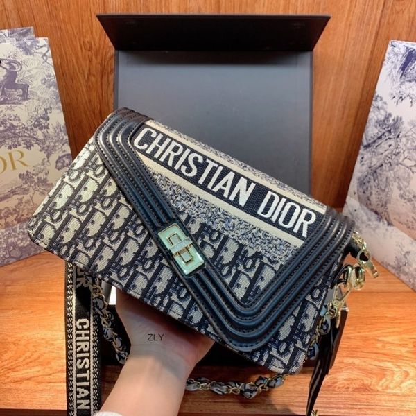 d di ce 2021 casual and fashionable leather women's bag one shoulder messenger bag zly bags handbag women luxurys bags
d di ce 2021 casual and fashionable leather women's bag one shoulder messenger bag zly bags handbag women luxurys bags
