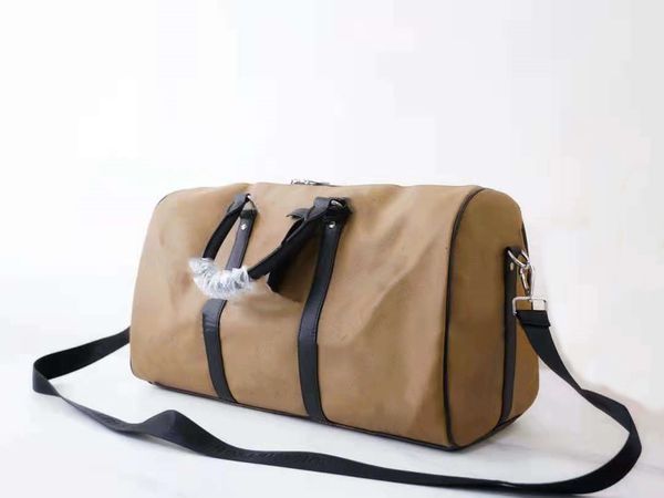 2023 luxury fashion men women travel duffle bags brand designer luggage waterproof handbags with lock large capacity sport bag
2023 luxury fashion men women travel duffle bags brand designer luggage waterproof handbags with lock large capacity sport bag