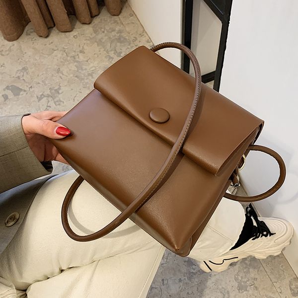 niche design popular handbags new fashion crossbody high-end shoulder square underarm dual-use bag width: 23cm c0225
niche design popular handbags new fashion crossbody high-end shoulder square underarm dual-use bag width: 23cm c0225