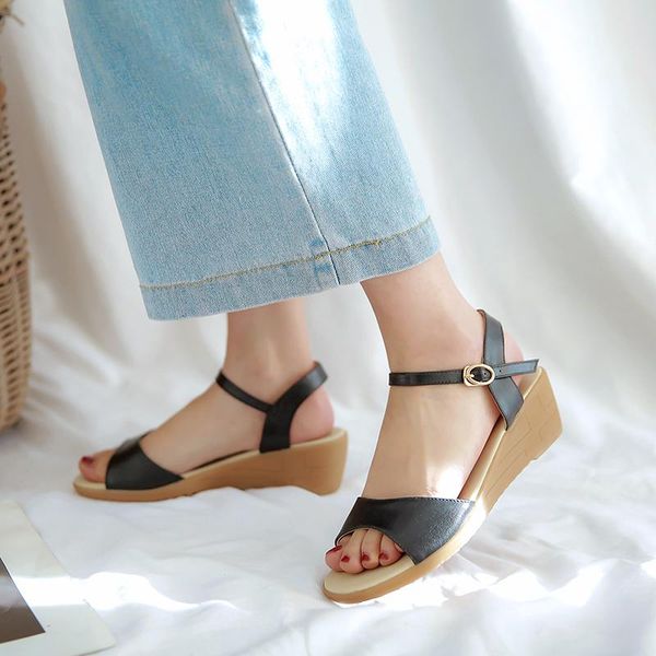 dress shoes plus size 34-42 2021 genuine leather women sandals wedges low heel summer casual black ladies fashion
dress shoes plus size 34-42 2021 genuine leather women sandals wedges low heel summer casual black ladies fashion