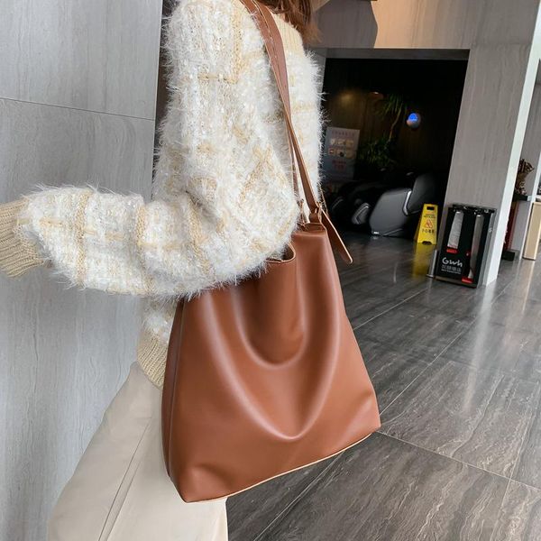 cross body single shoulder bag 2021 fashion casual tote simple soft leather messenger hand bags women
cross body single shoulder bag 2021 fashion casual tote simple soft leather messenger hand bags women