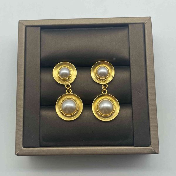 special offer 2021 luxury designer jewelry / new simple fashion pearl earrings temperament double circle ins earrings female, Silver
special offer 2021 luxury designer jewelry / new simple fashion pearl earrings temperament double circle ins earrings female, Silver