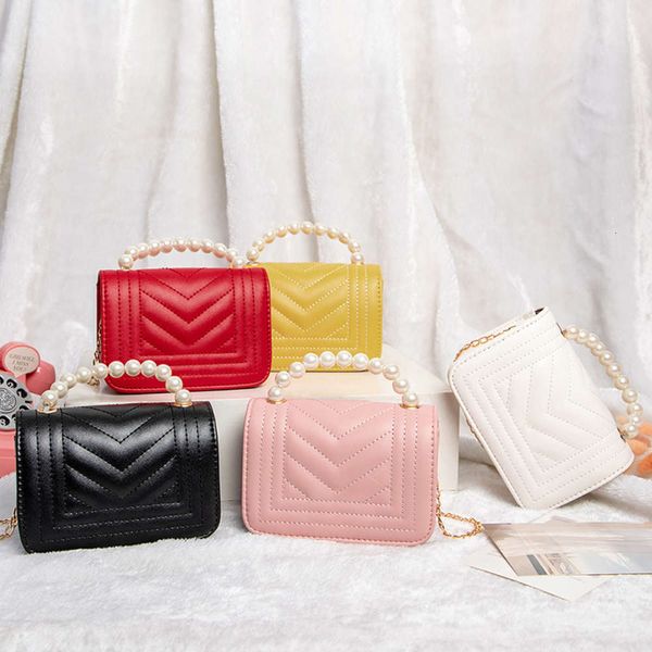 2021 pearl portable small square bag fresh and sweet one shoulder messenger women's korean pu chain
2021 pearl portable small square bag fresh and sweet one shoulder messenger women's korean pu chain