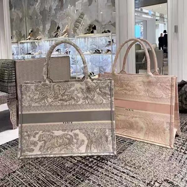 luxury handbags and storage factory outlet fashion new star private customized three-dimensional embroidery zoo series w
luxury handbags and storage factory outlet fashion new star private customized three-dimensional embroidery zoo series w