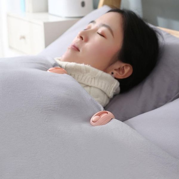 8 pcs clip blankets-fastener bed-cover duvet-sheet quilt plastic fixer garment-accessories non-slip duvet cover clamp 
8 pcs clip blankets-fastener bed-cover duvet-sheet quilt plastic fixer garment-accessories non-slip duvet cover clamp