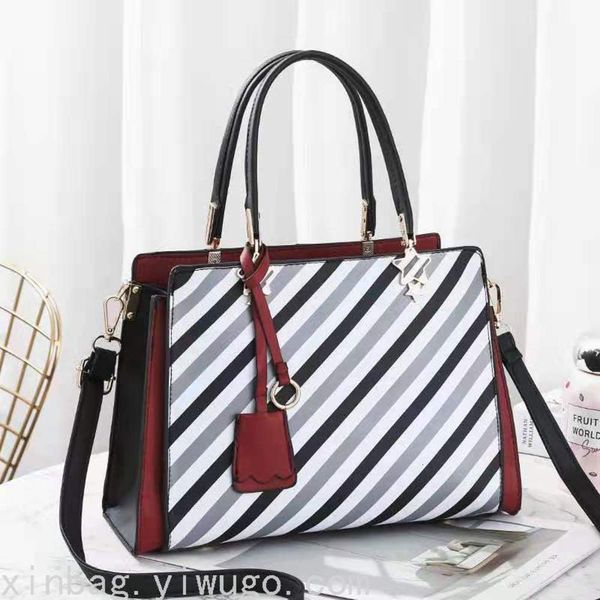 trendy women's bag casual versatile twill single shoulder messenger bag 12843
trendy women's bag casual versatile twill single shoulder messenger bag 12843