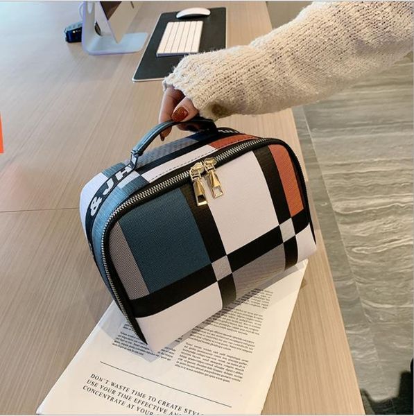 checkered travel wash bag simple large capacity storage bags portable cosmetic pocket
checkered travel wash bag simple large capacity storage bags portable cosmetic pocket