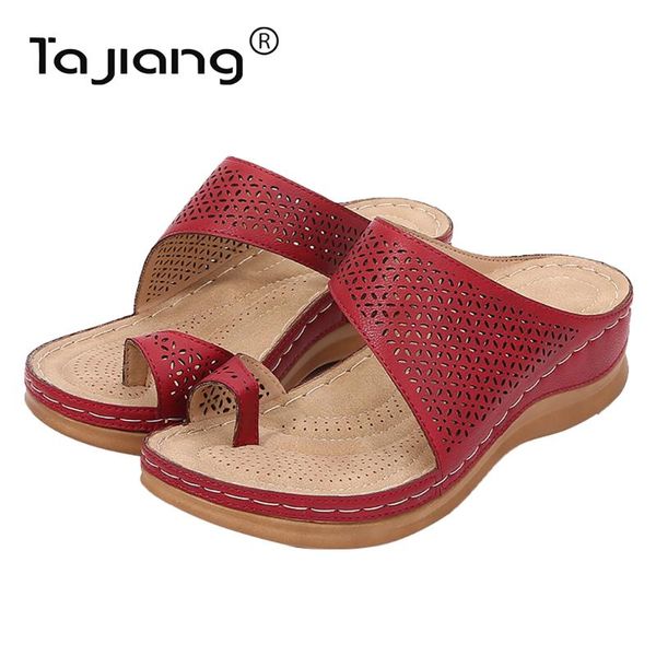 ta jiang new thick-soled wedges flip-flop sandals and slippers fashion hollow summer female gladiator beach slippers t8071-1, Black
ta jiang new thick-soled wedges flip-flop sandals and slippers fashion hollow summer female gladiator beach slippers t8071-1, Black