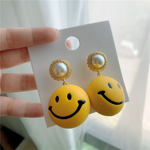 hbp south korea dongdamen new fashion temperament versatile yellow ball smiling face pearl earrings female, Silver
hbp south korea dongdamen new fashion temperament versatile yellow ball smiling face pearl earrings female, Silver