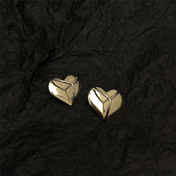 peach heart metallic design earrings sweet spicy stud ins style love cold men and women jewelry accessories, Golden;silver
peach heart metallic design earrings sweet spicy stud ins style love cold men and women jewelry accessories, Golden;silver